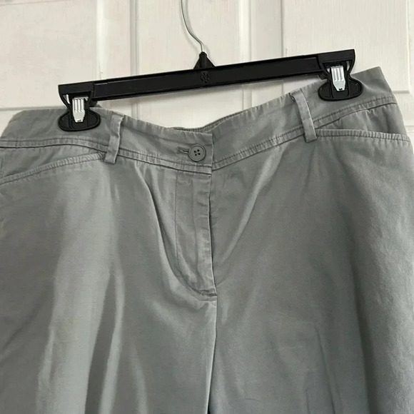 Talbots Grey Shorts size 8 - Picture 3 of 3